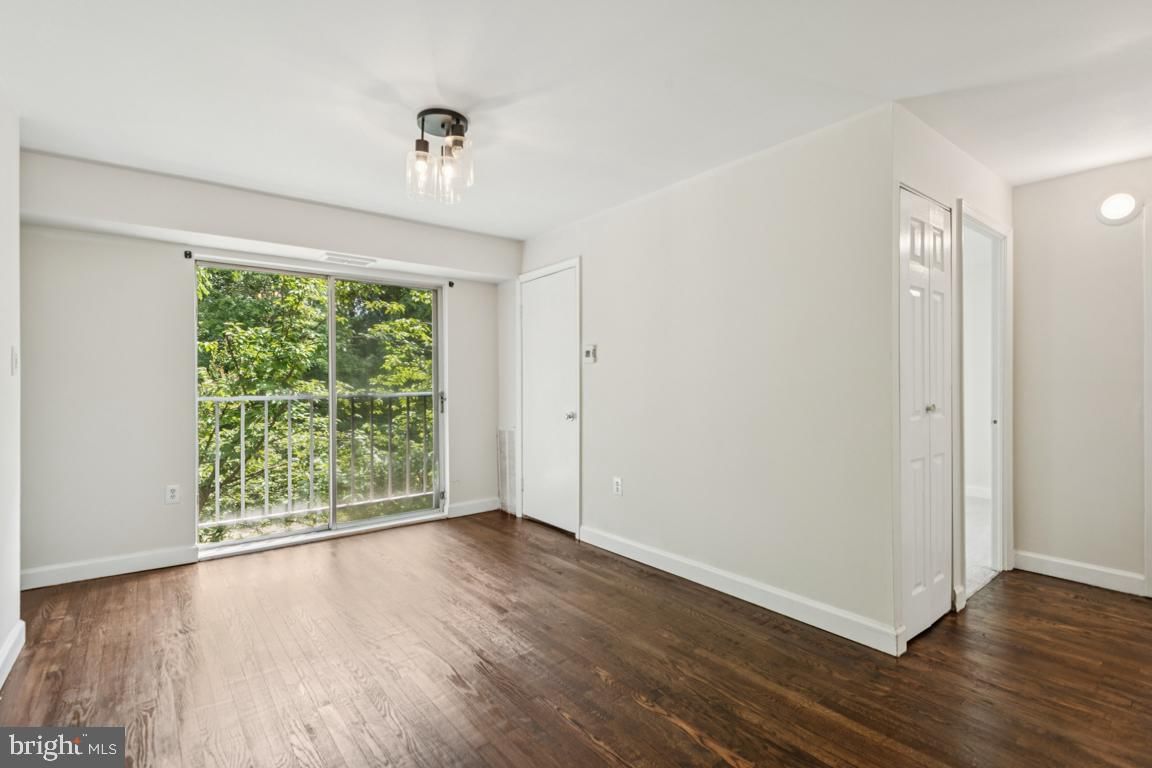 3240 HEWITT AVENUE #6-3-A photograph