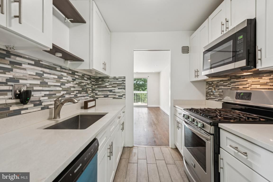 3240 HEWITT AVENUE #6-3-A photograph