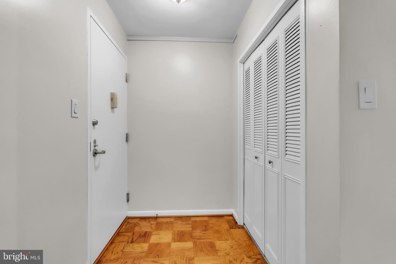 10401 GROSVENOR PLACE #410 photograph