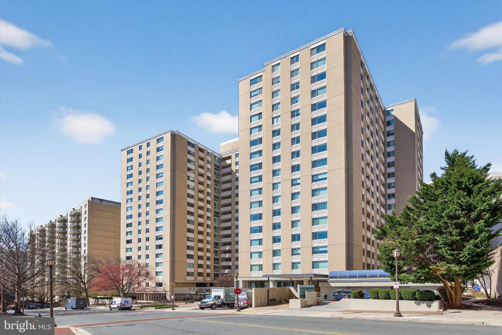 4601 N PARK AVE, CHEVY CHASE 20815, MD