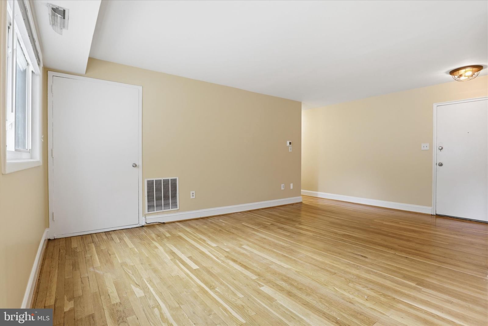 3355 UNIVERSITY BOULEVARD W #106 photograph
