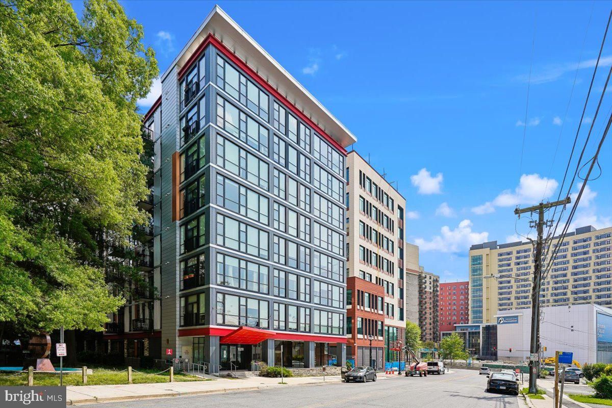 1320 FENWICK LANE #301 photograph