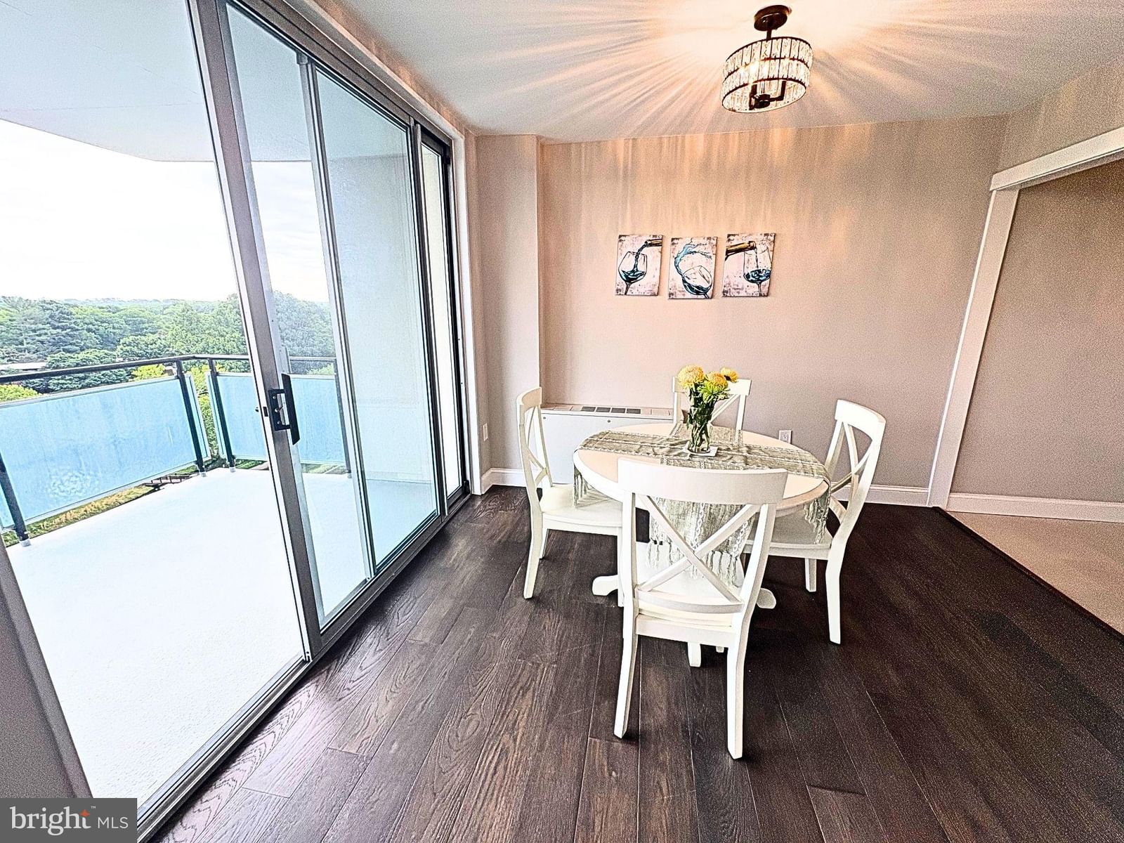 10401 GROSVENOR PLACE #817 photograph