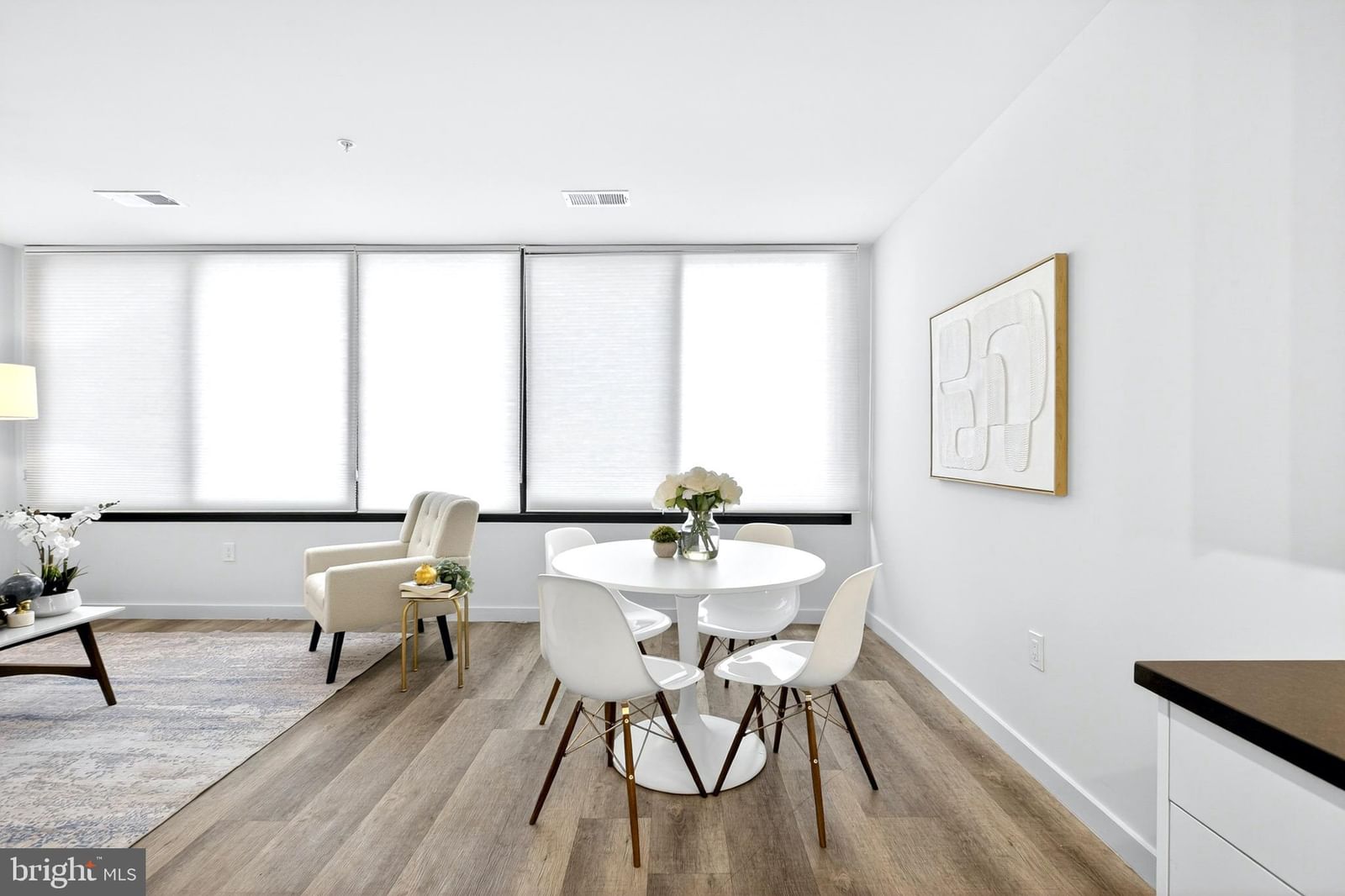 700 ROEDER ROAD #105 photograph