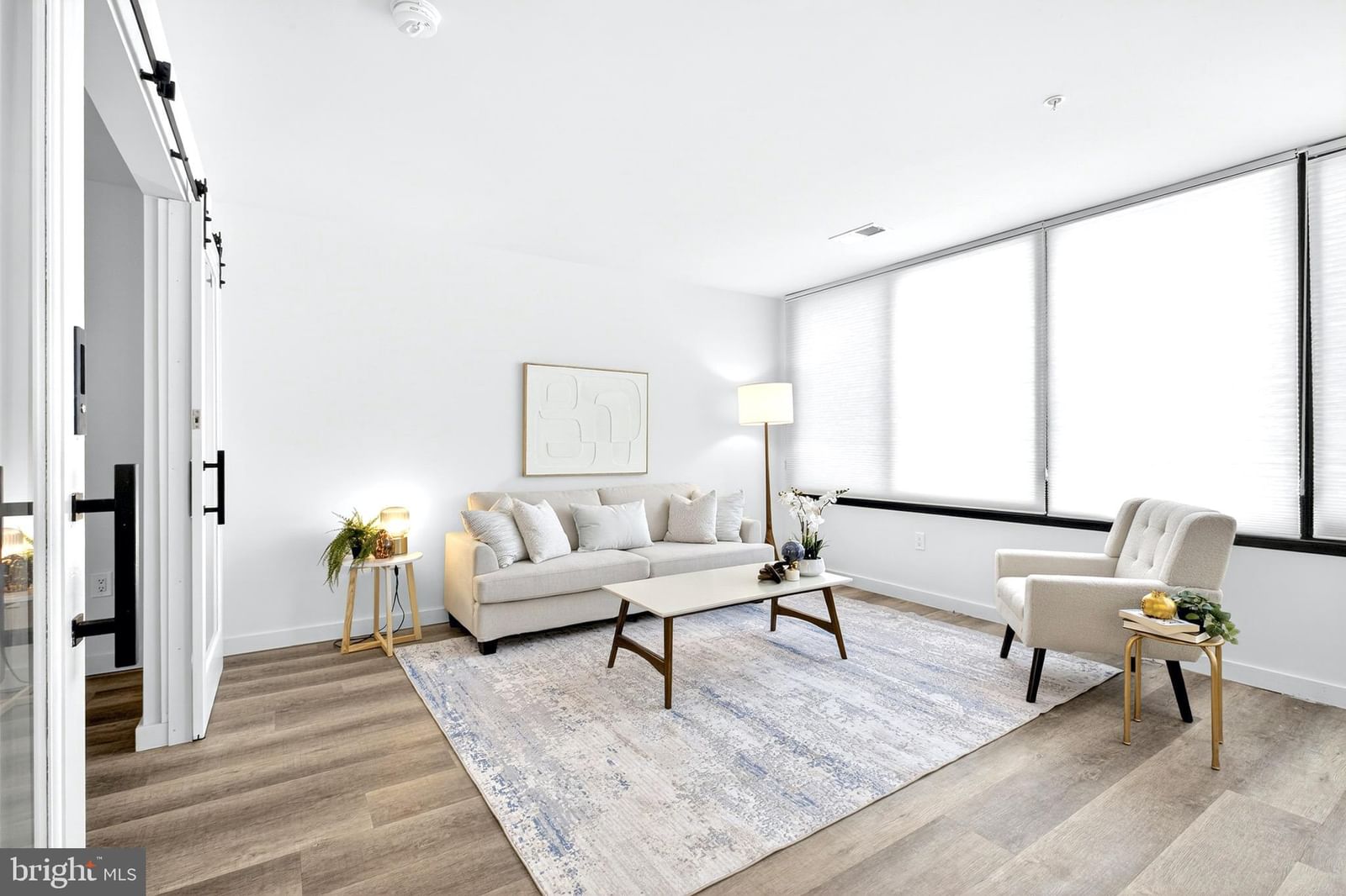 700 ROEDER ROAD #105 photograph