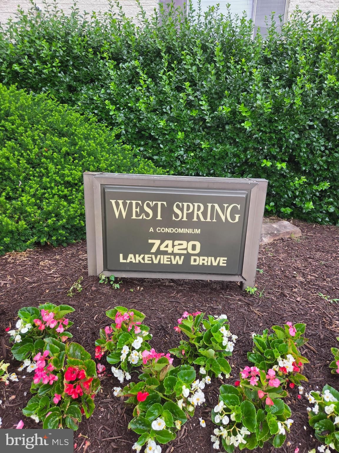 7420 LAKEVIEW DR DR #W103 photograph