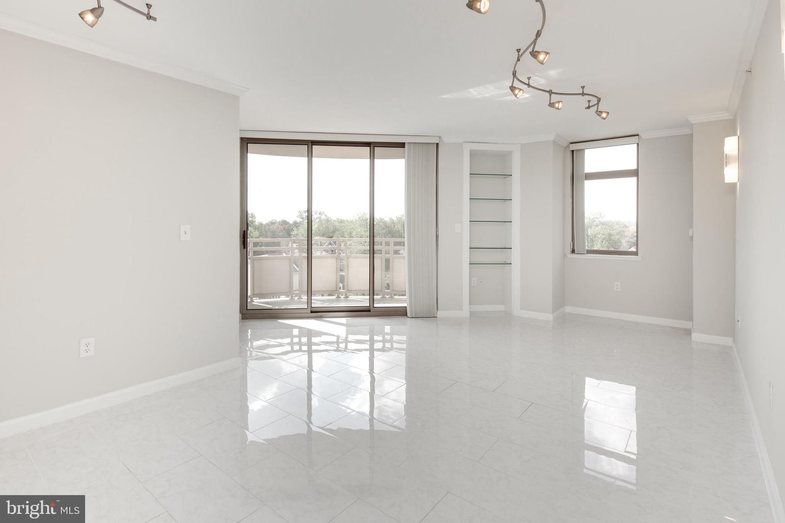 7111 WOODMONT AVENUE #602 photograph