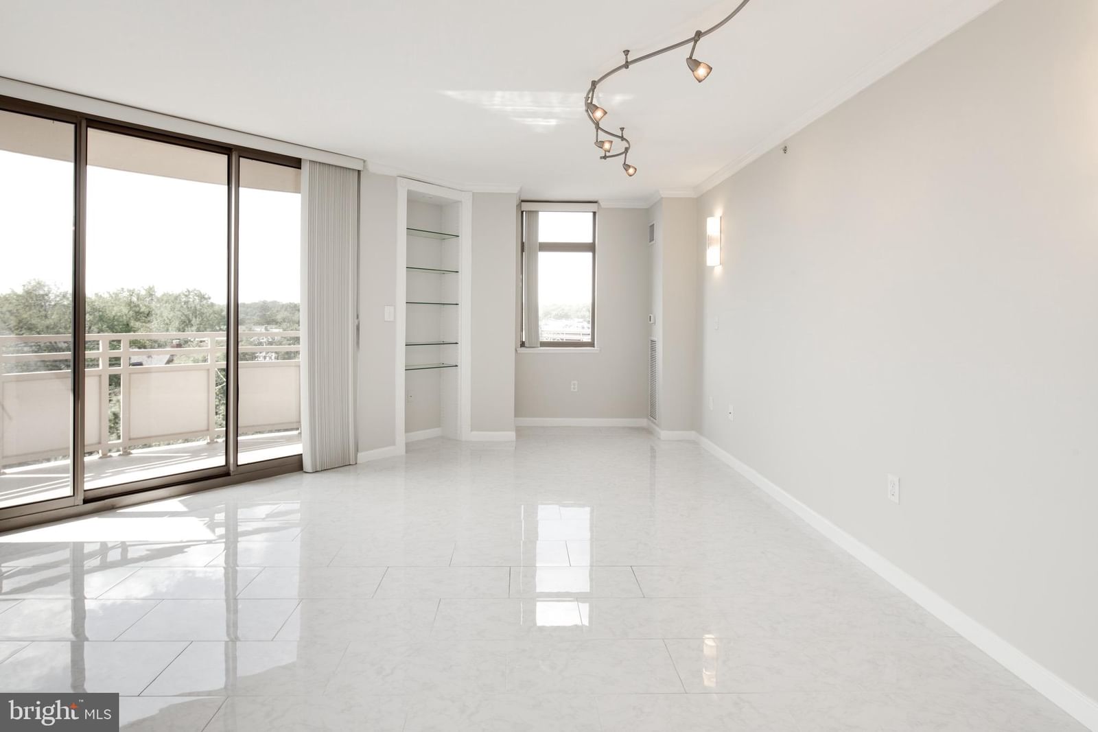7111 WOODMONT AVENUE #602 photograph