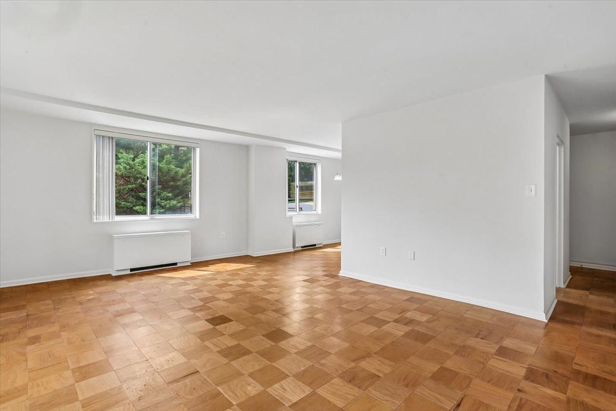 10500 ROCKVILLE PIKE #122 photograph