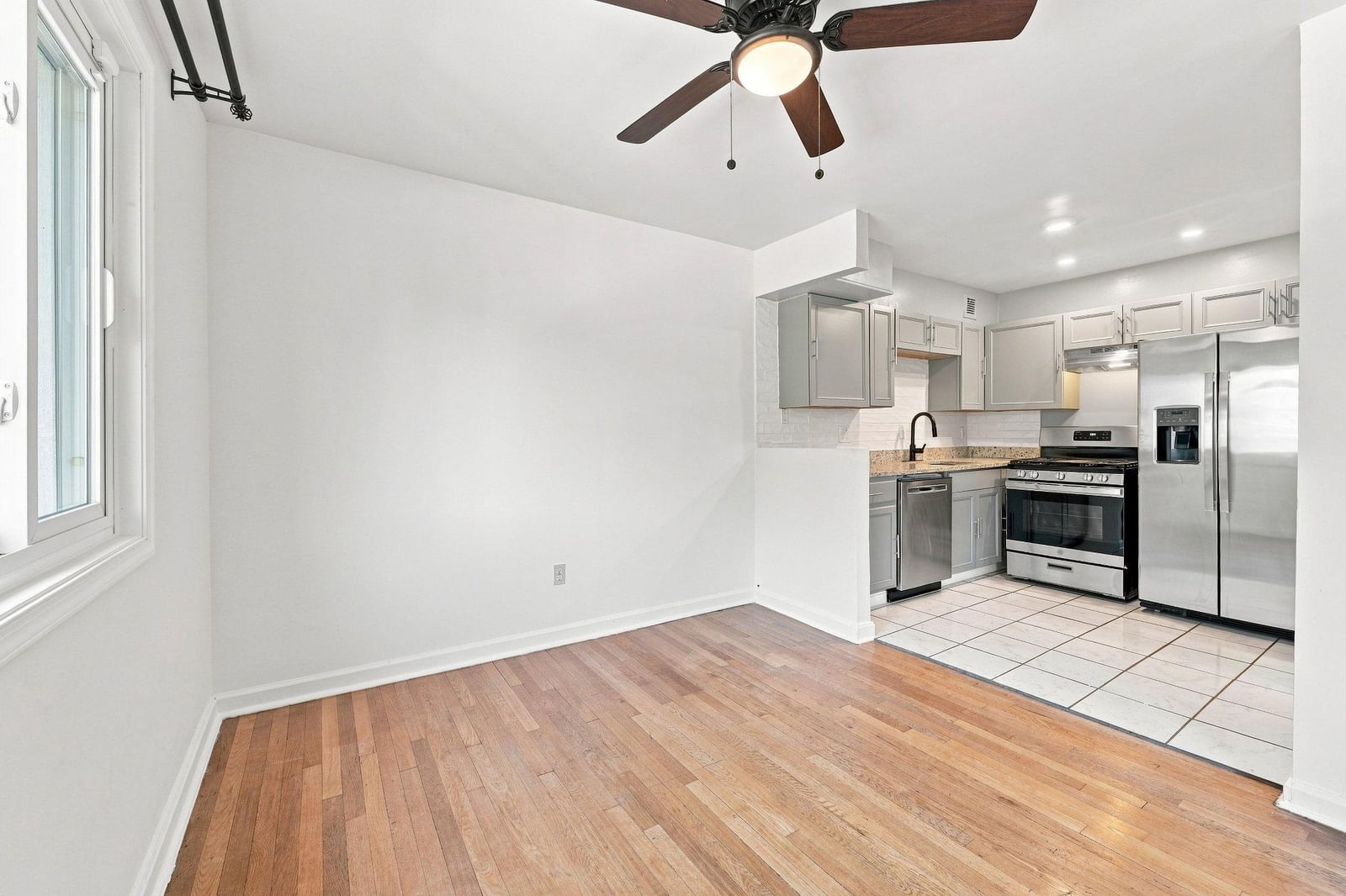 95 E WAYNE AVENUE #212 photograph
