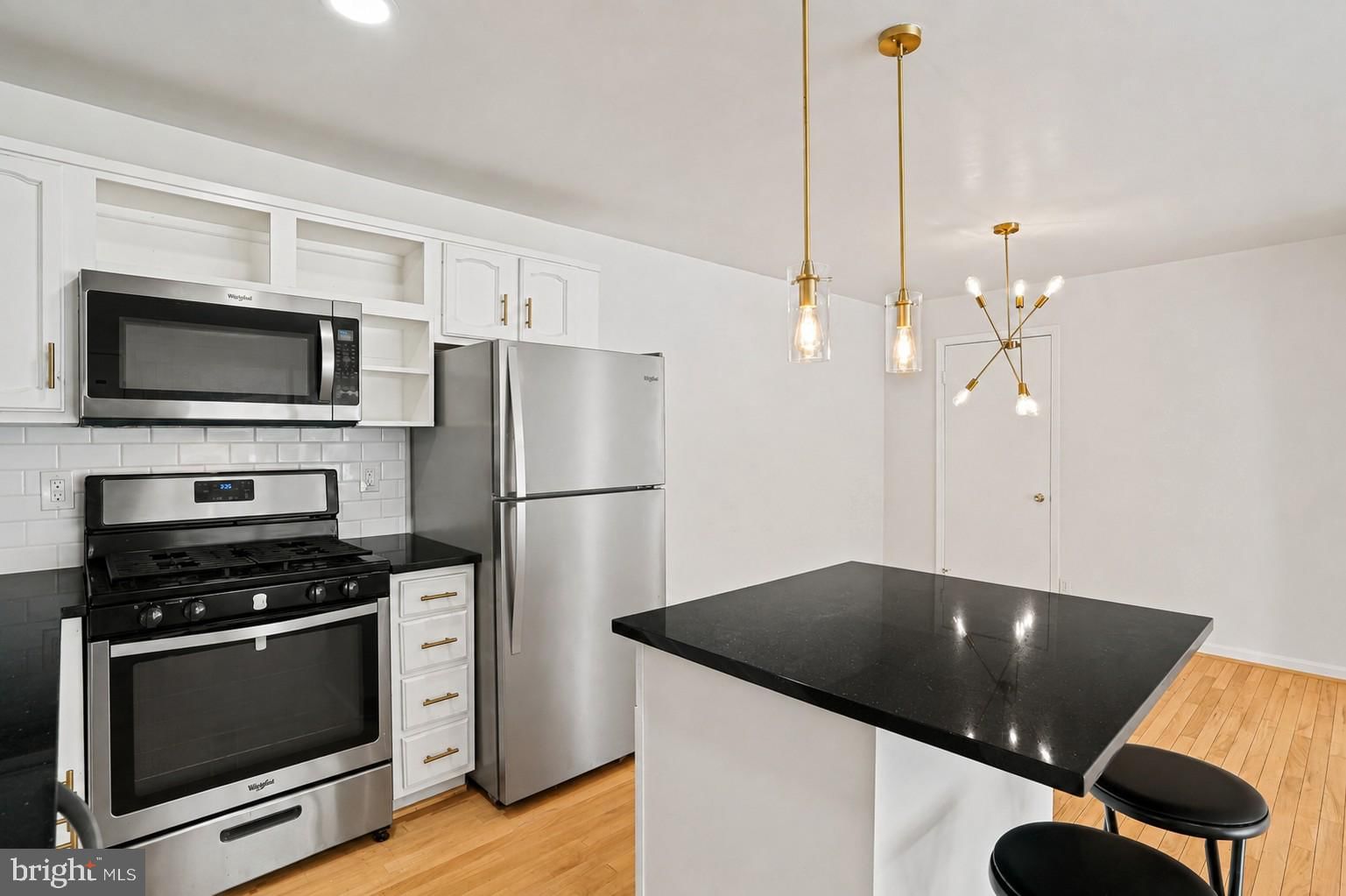 180 TALBOTT STREET #104 photograph
