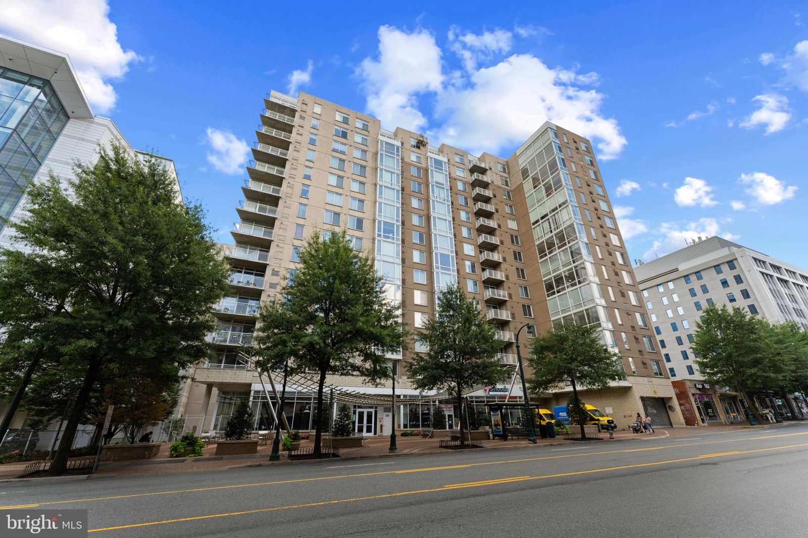 930 WAYNE AVE, SILVER SPRING 20910, MD