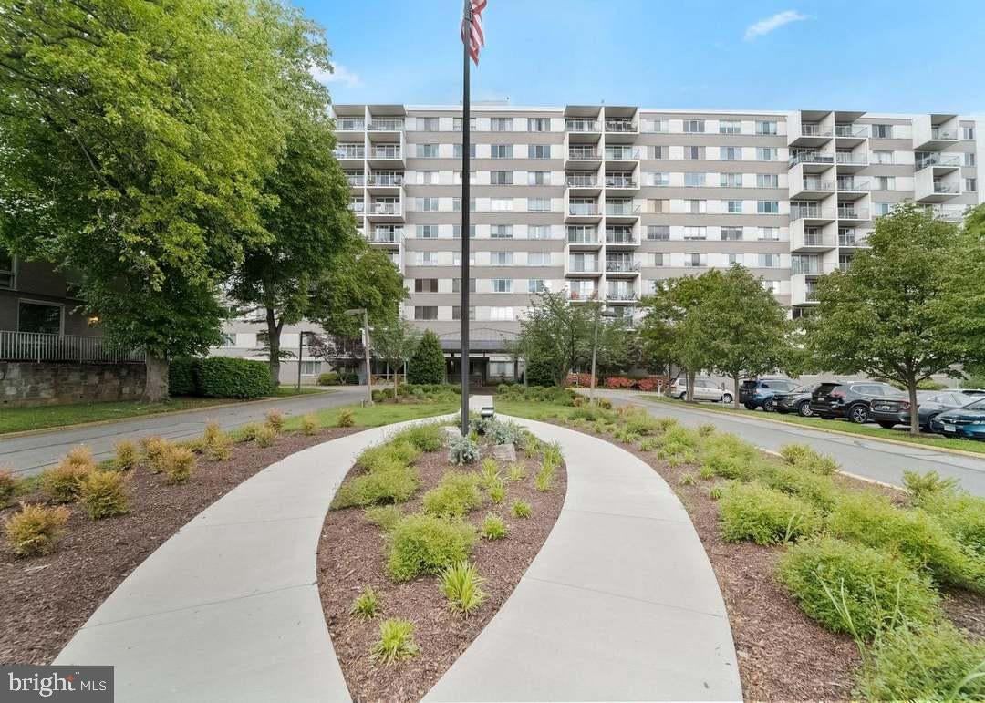 4977 BATTERY LANE #807 photograph