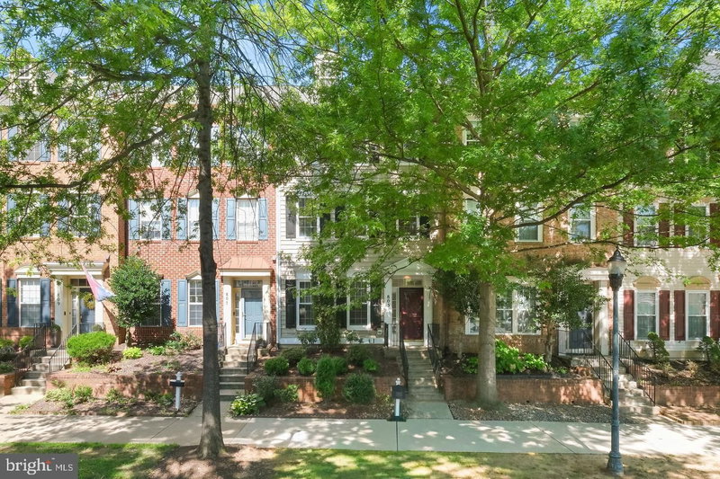 805 MAIN STREET