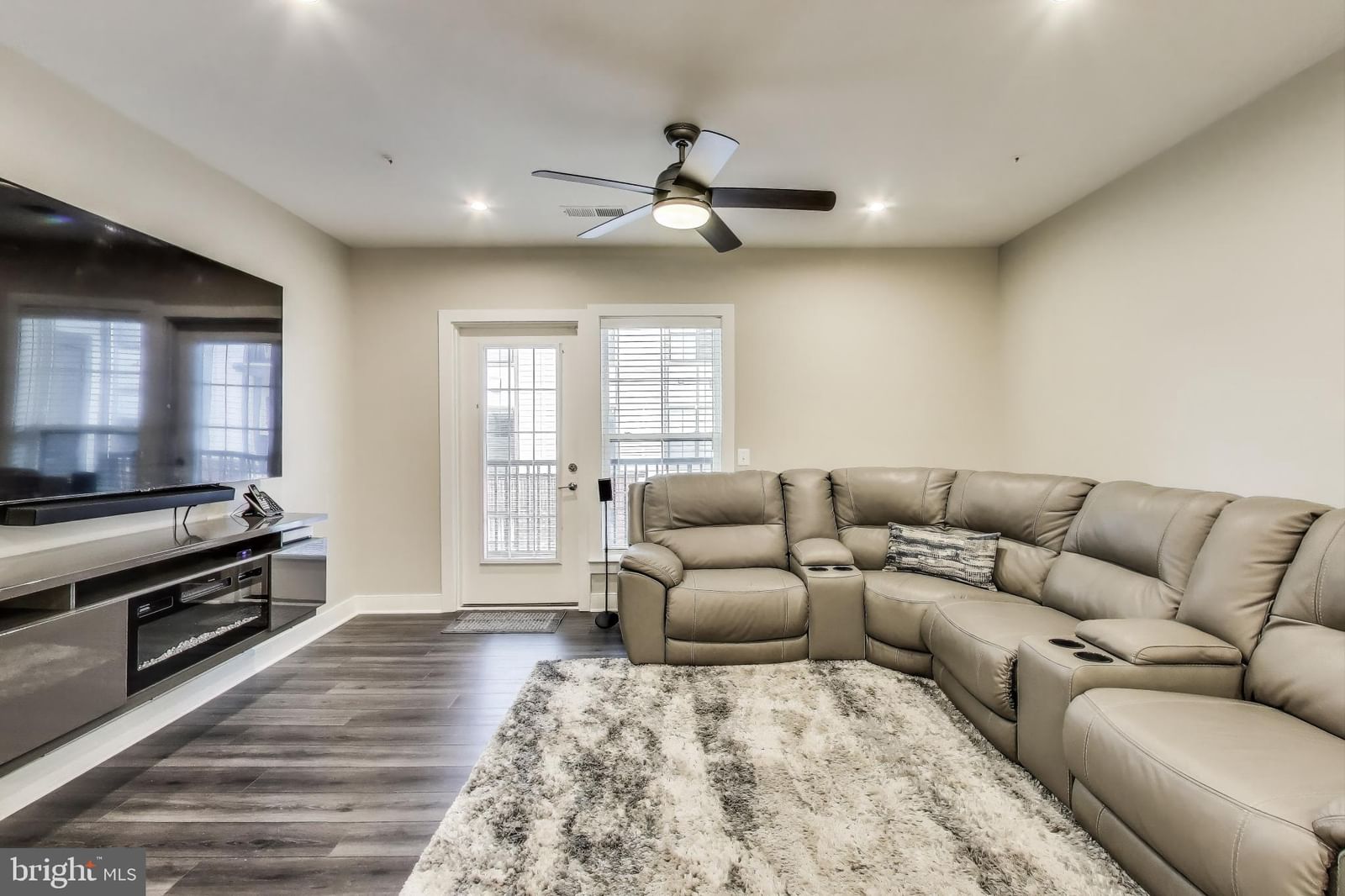 100 SAINT IVES PLACE #208 photograph