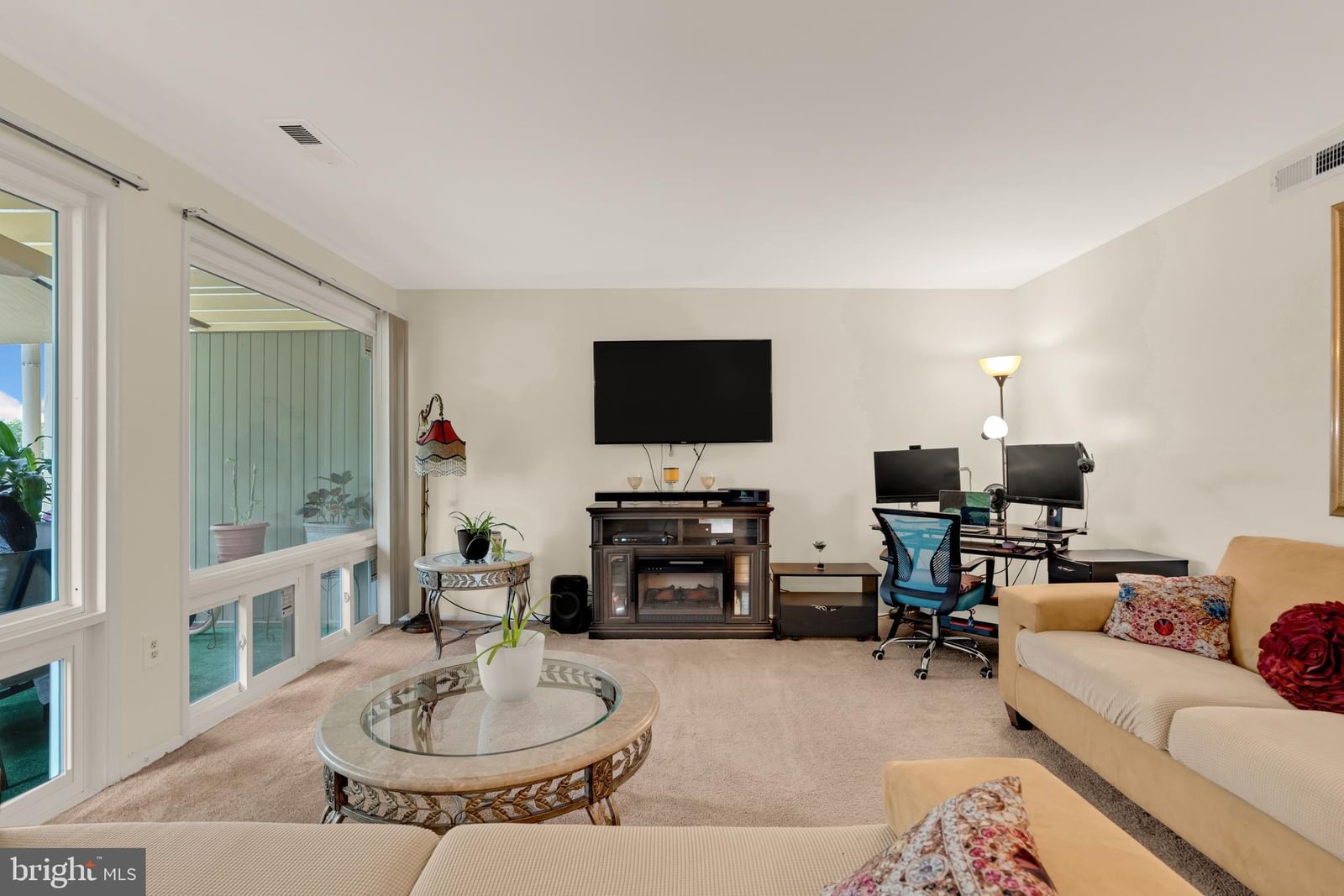 7318 DONNELL PLACE #C4 photograph
