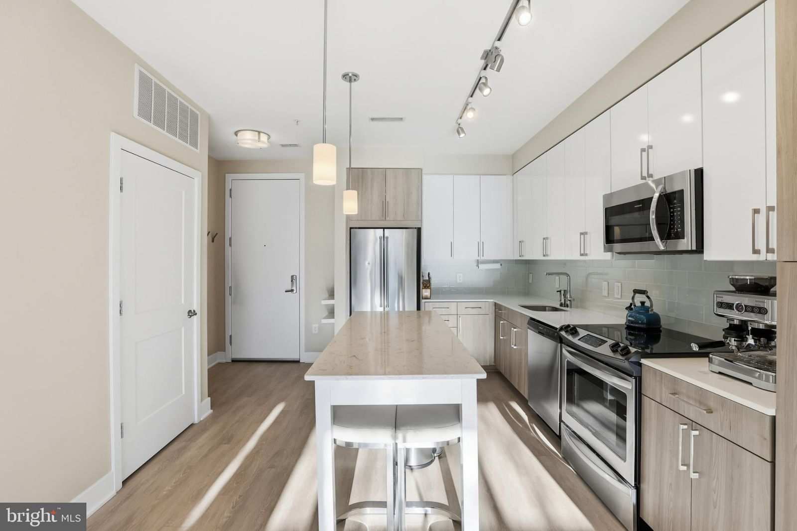 145 RIVERHAVEN DRIVE #245 photograph