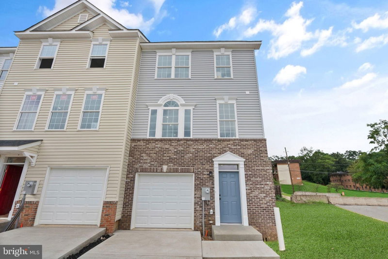 4917 DEVITT PLACE