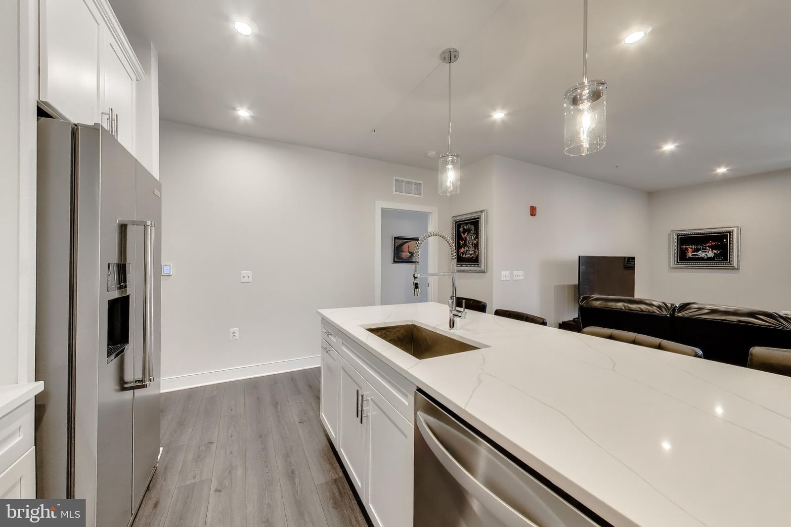 106 SAINT IVES PLACE #408 photograph