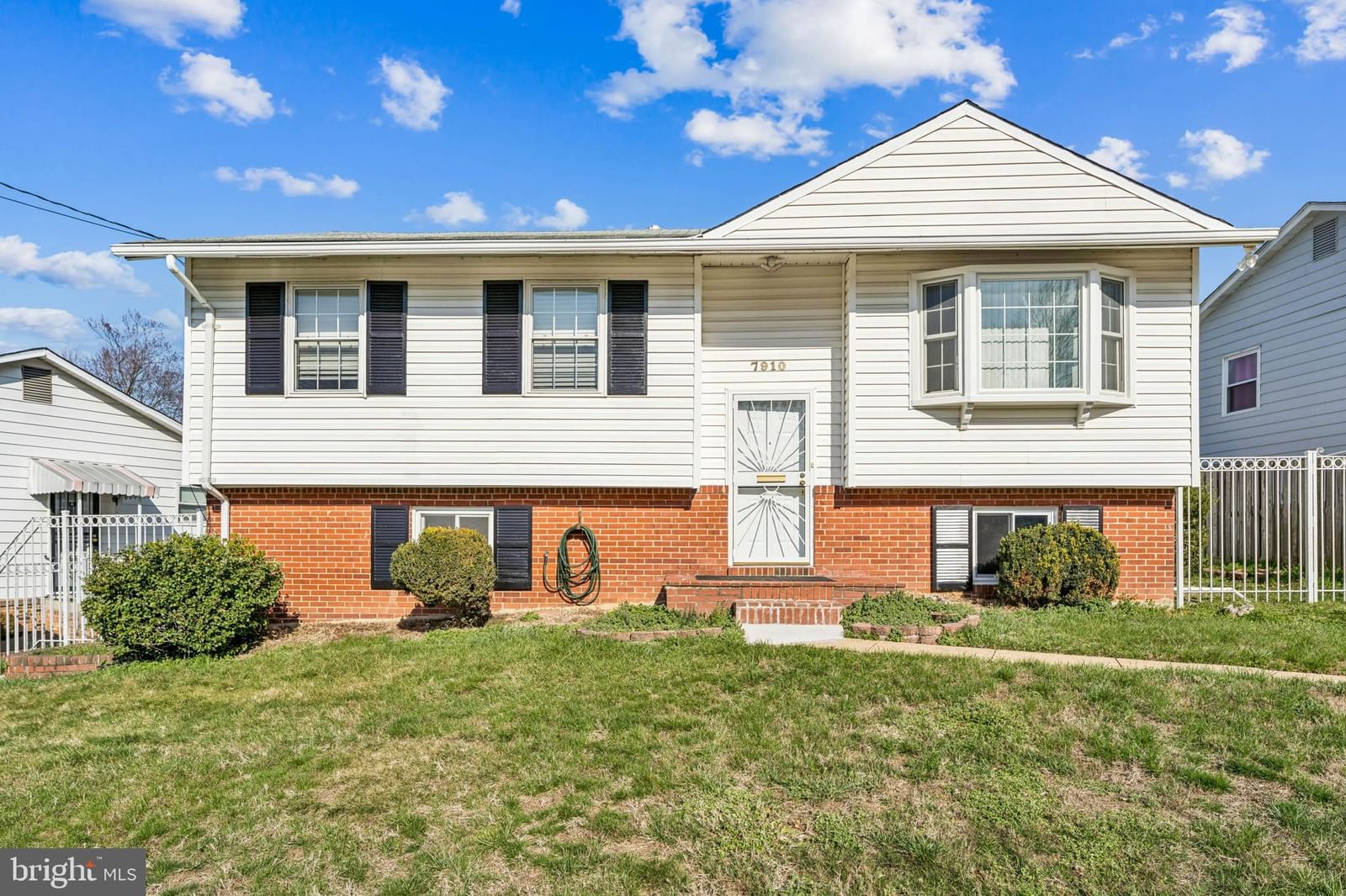 7910 POLK St, LANHAM 20706, MD