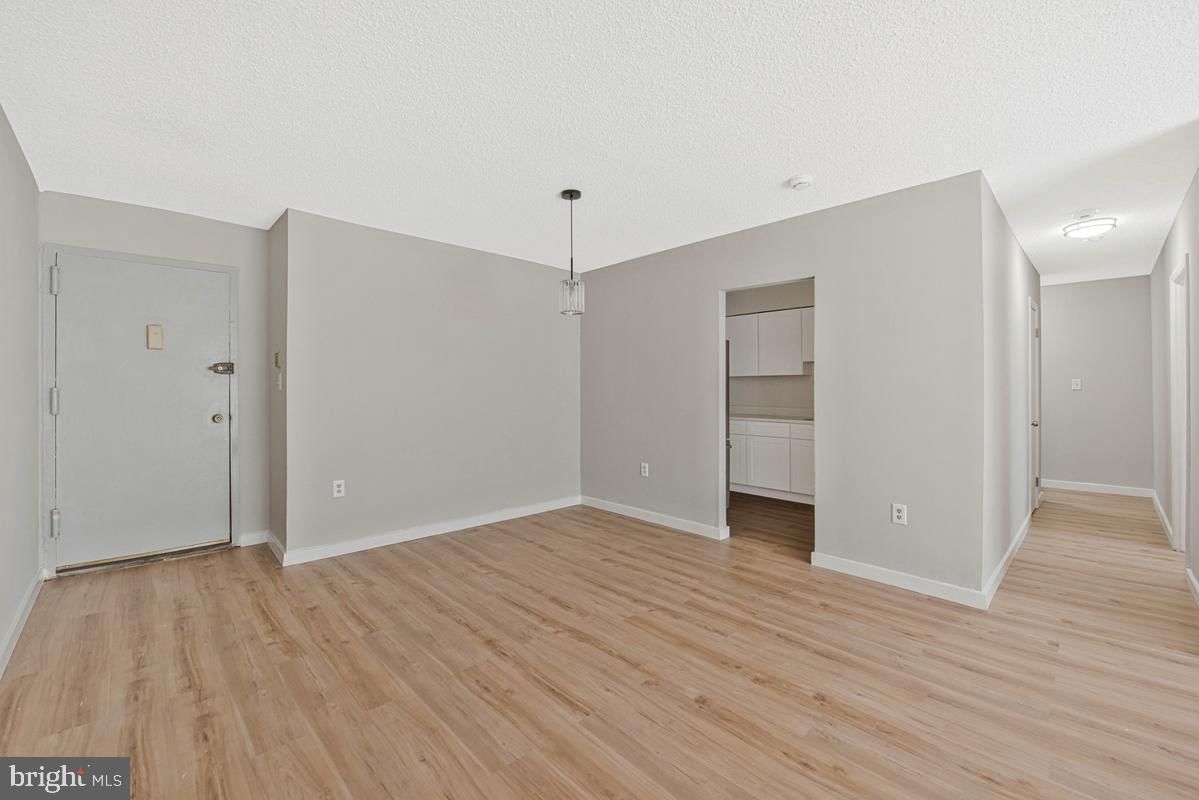 3809 SWANN ROAD #203 photograph
