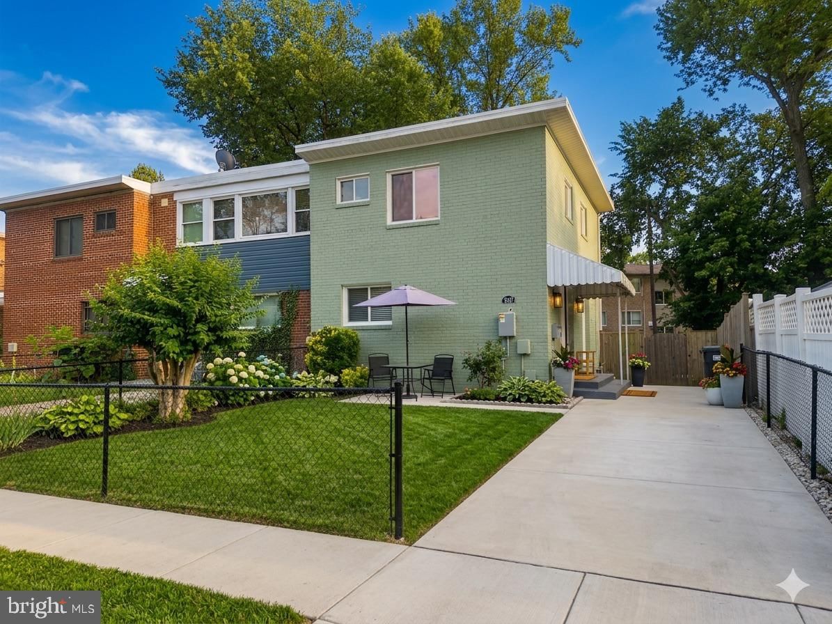 907 E MEADOWS CT, OXON HILL 20745, MD