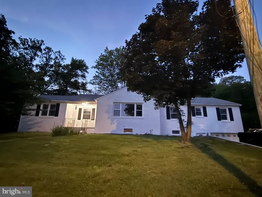 8626 LESLIE AVE, LANHAM 20706, MD