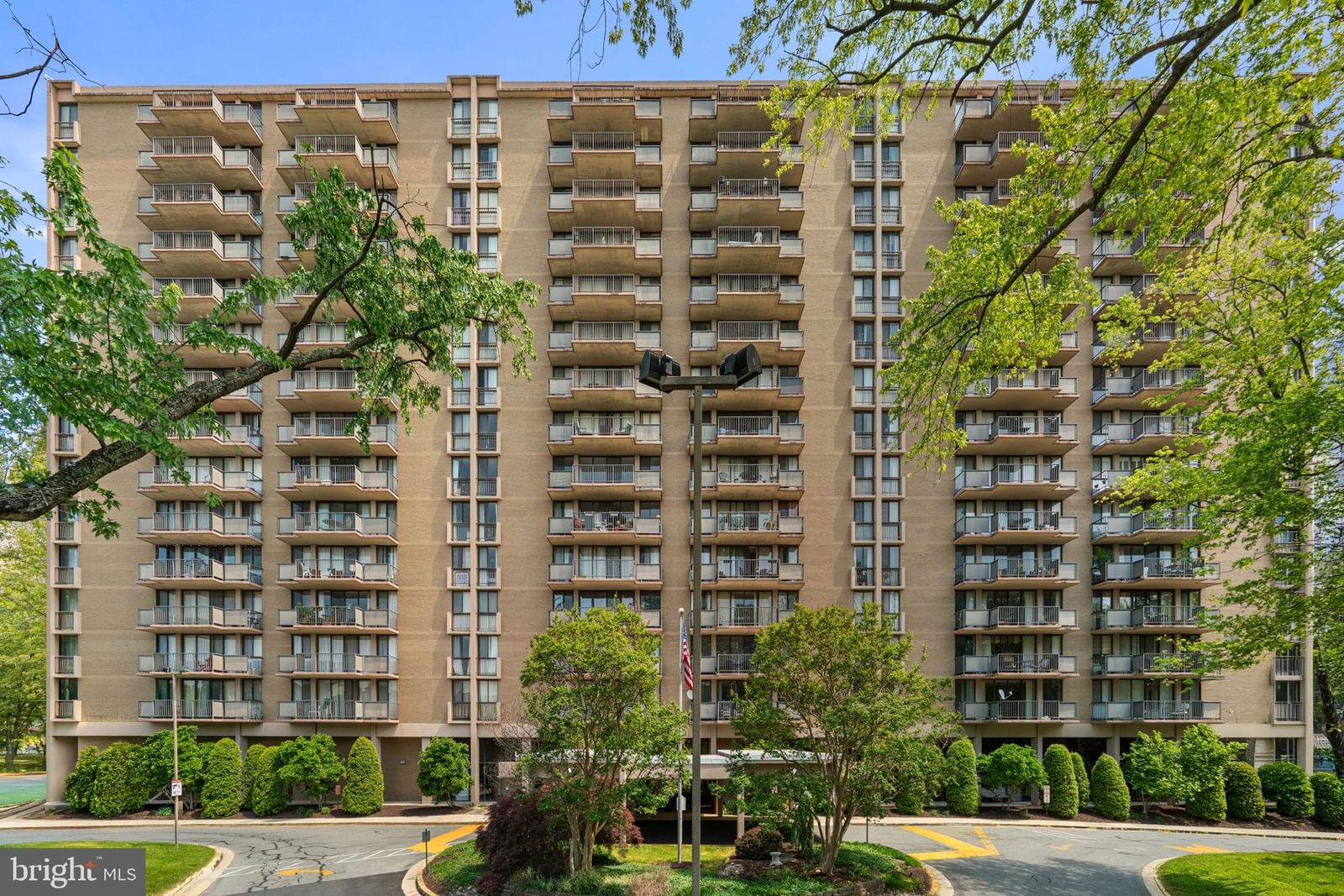 6100 WESTCHESTER PARK DR, COLLEGE PARK 20740, MD