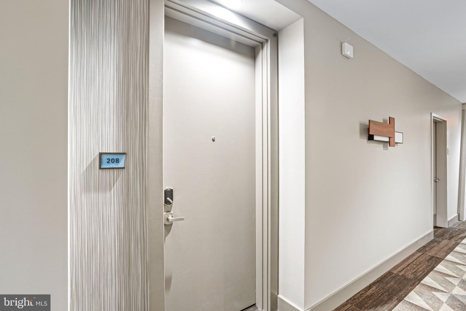 145 RIVERHAVEN DRIVE #208 photograph