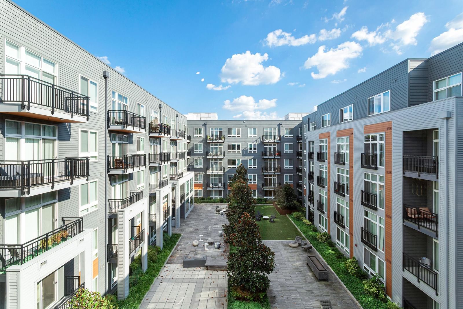 145 RIVERHAVEN DRIVE #208 photograph