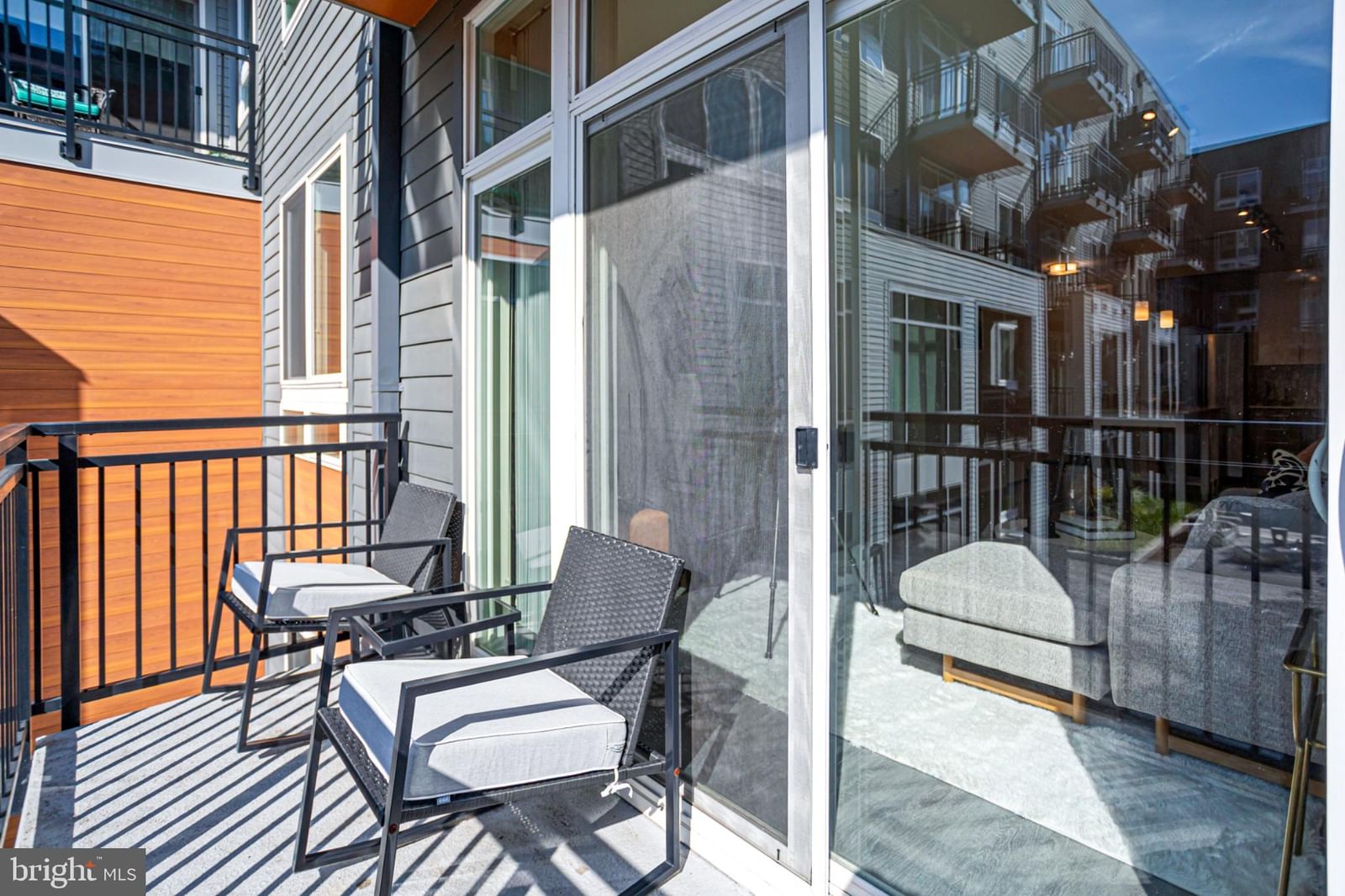 145 RIVERHAVEN DRIVE #208 photograph