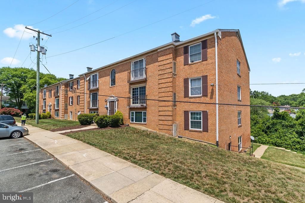 3803 SWANN ROAD #101 photograph