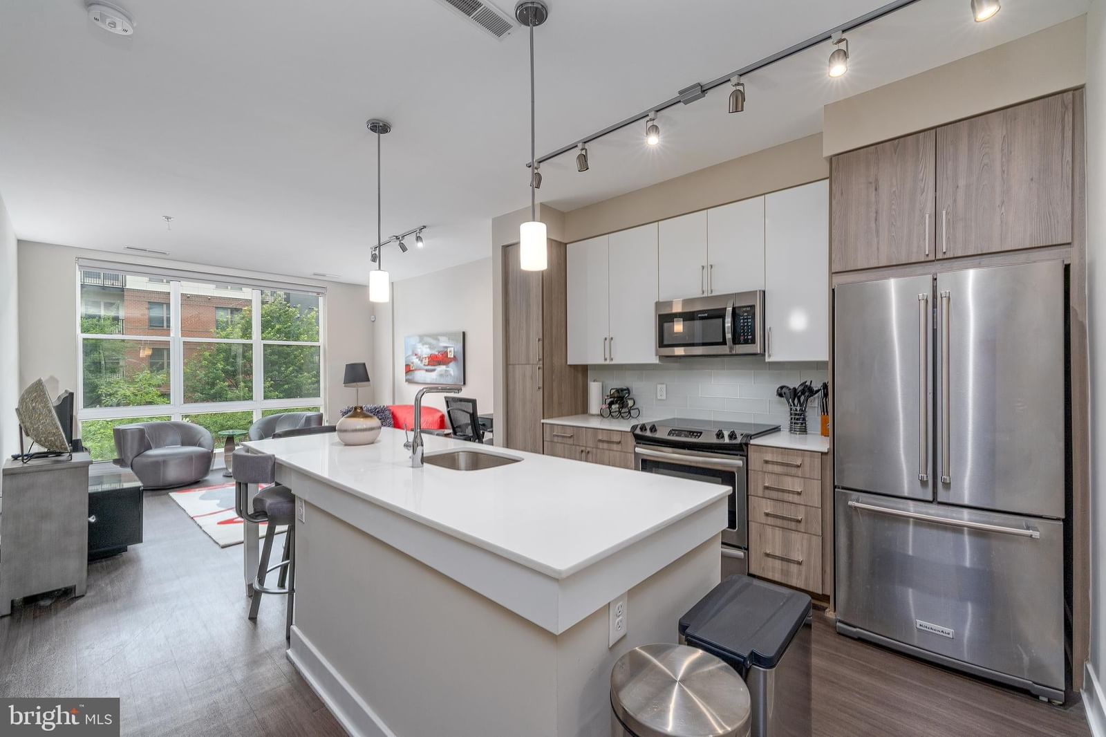 145 RIVERHAVEN DRIVE #131 photograph