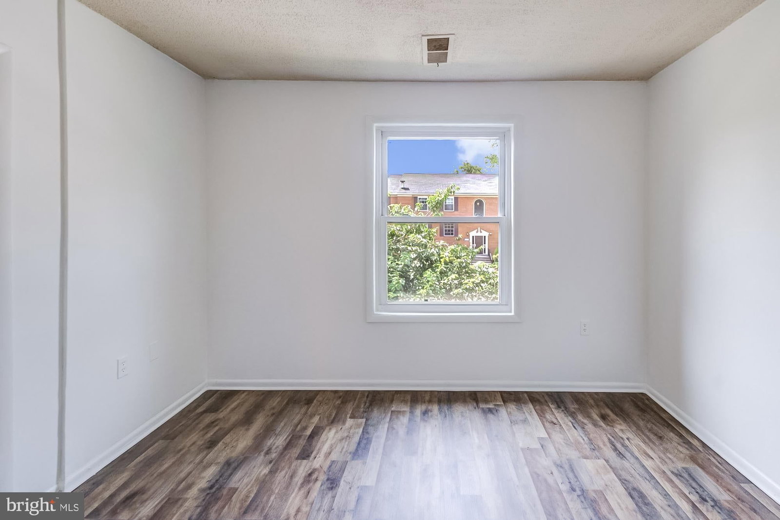 3805 SWANN ROAD #301 photograph
