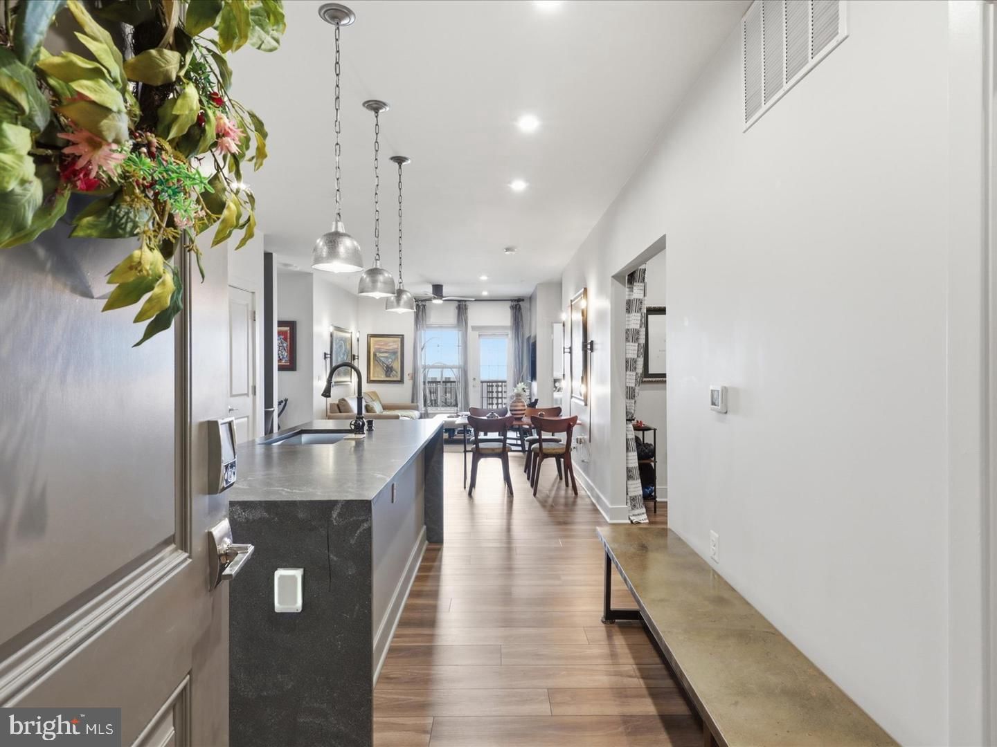 100 SAINT IVES PLACE #403 photograph