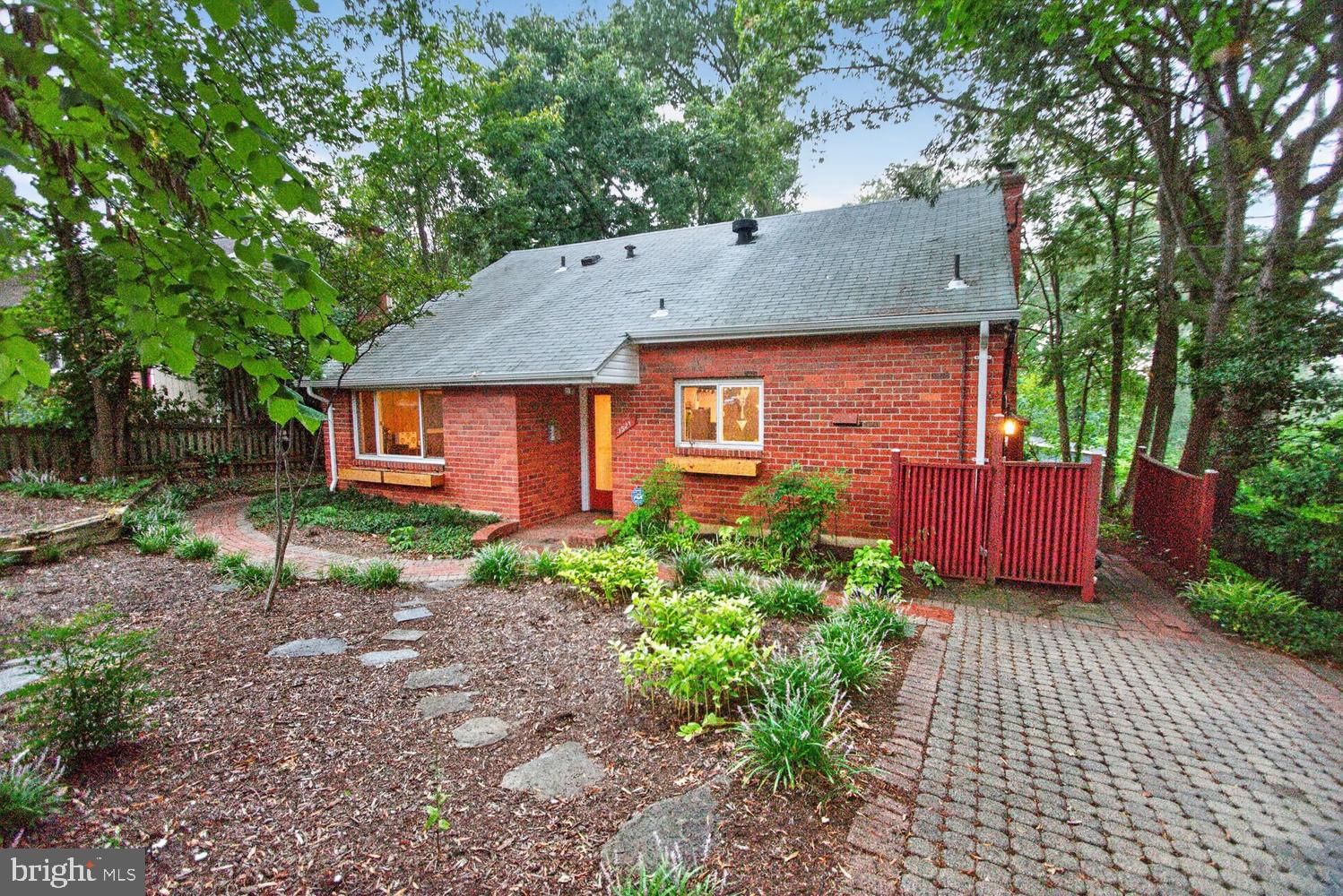 1521 ERSKINE ST, TAKOMA PARK 20912, MD