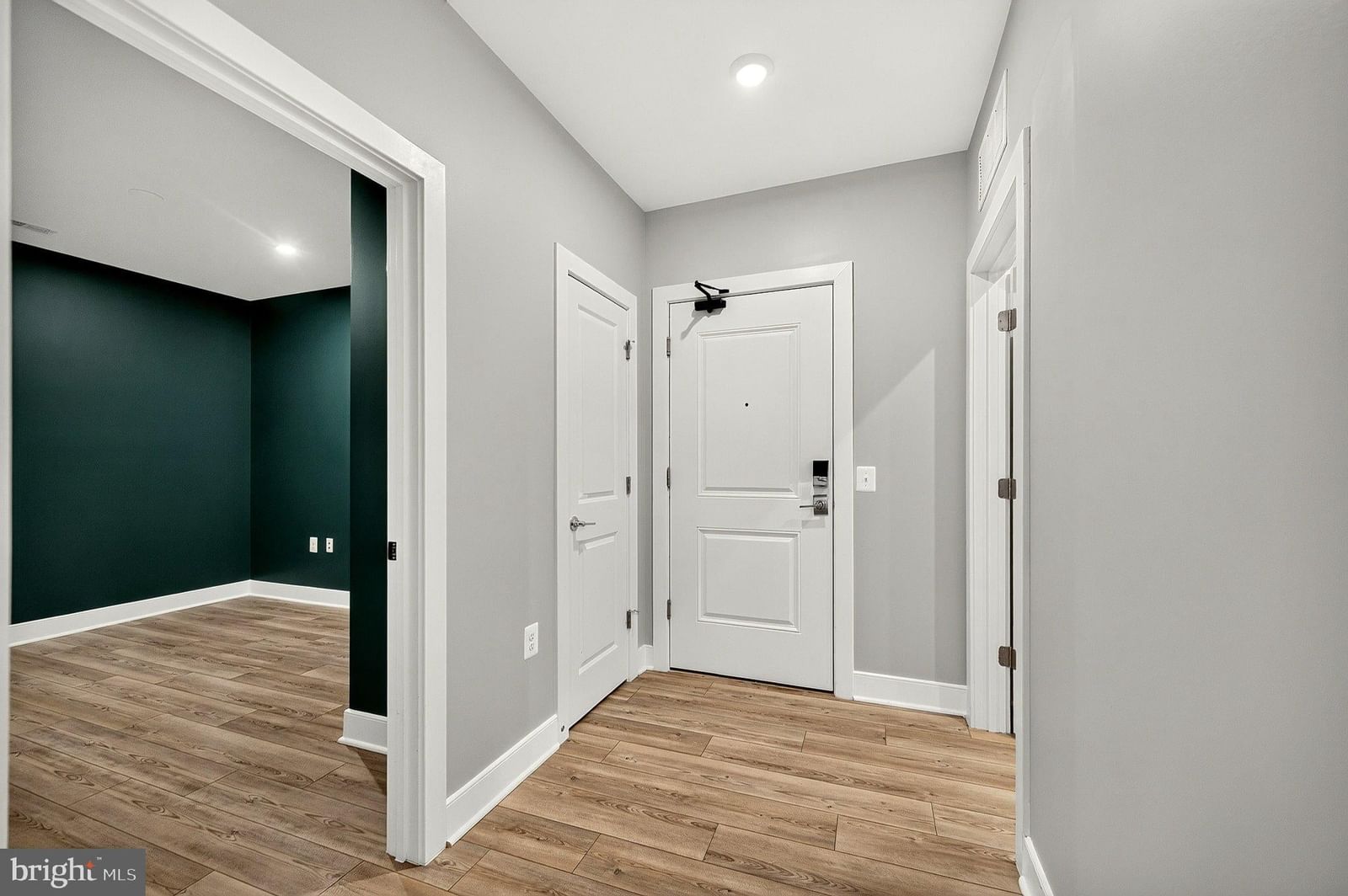 106 SAINT IVES PLACE #308 photograph