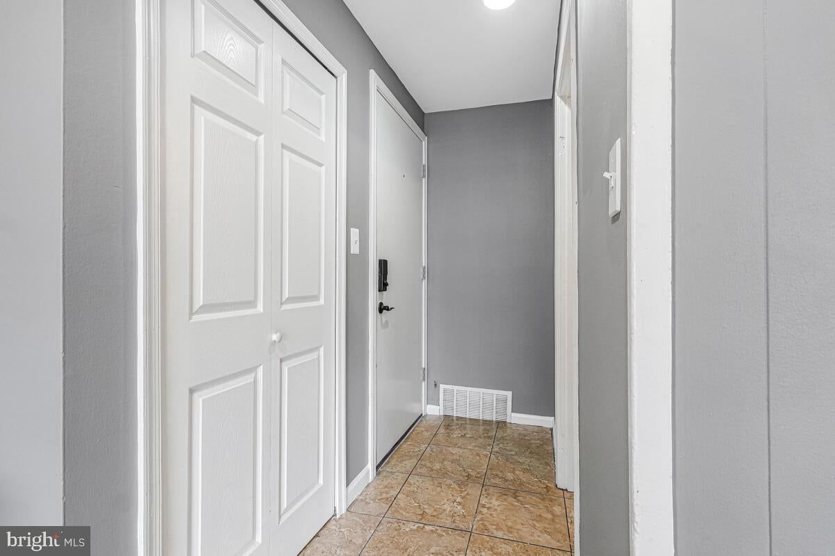 561 WILSON BRIDGE DRIVE #B1 photograph