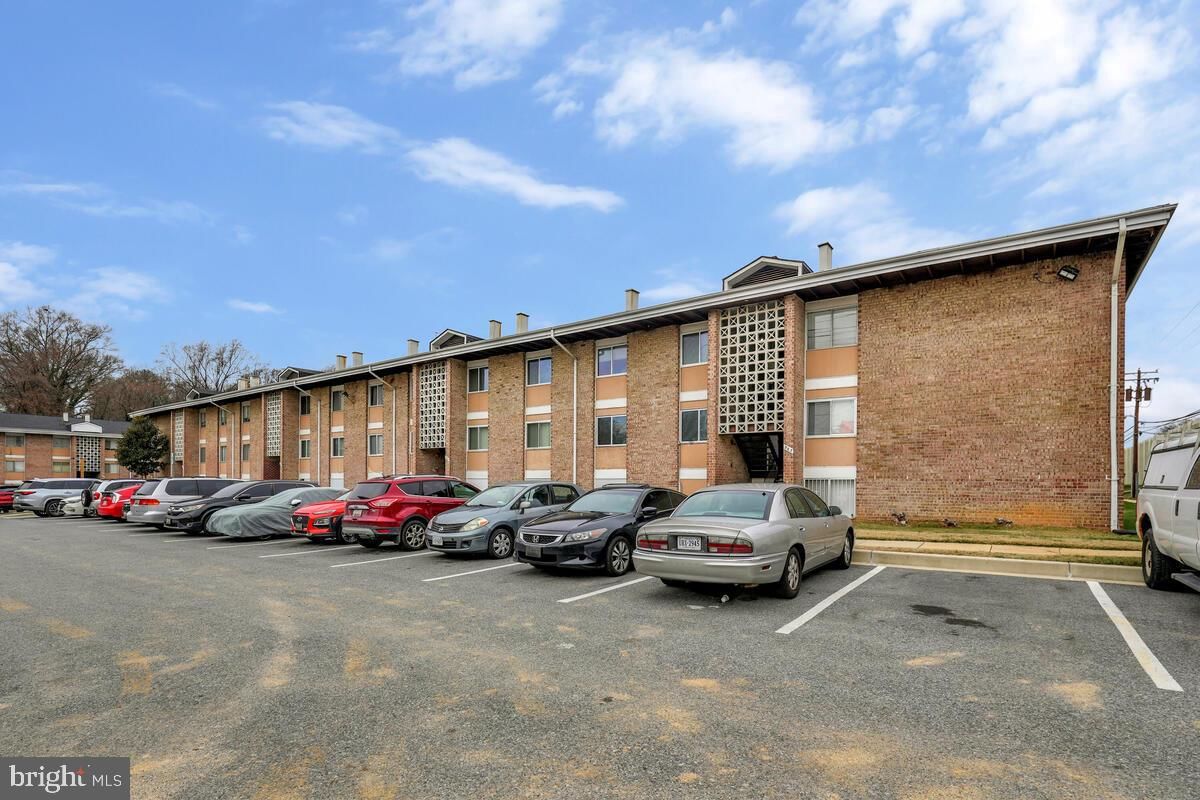 561 WILSON BRIDGE DRIVE #B1 photograph