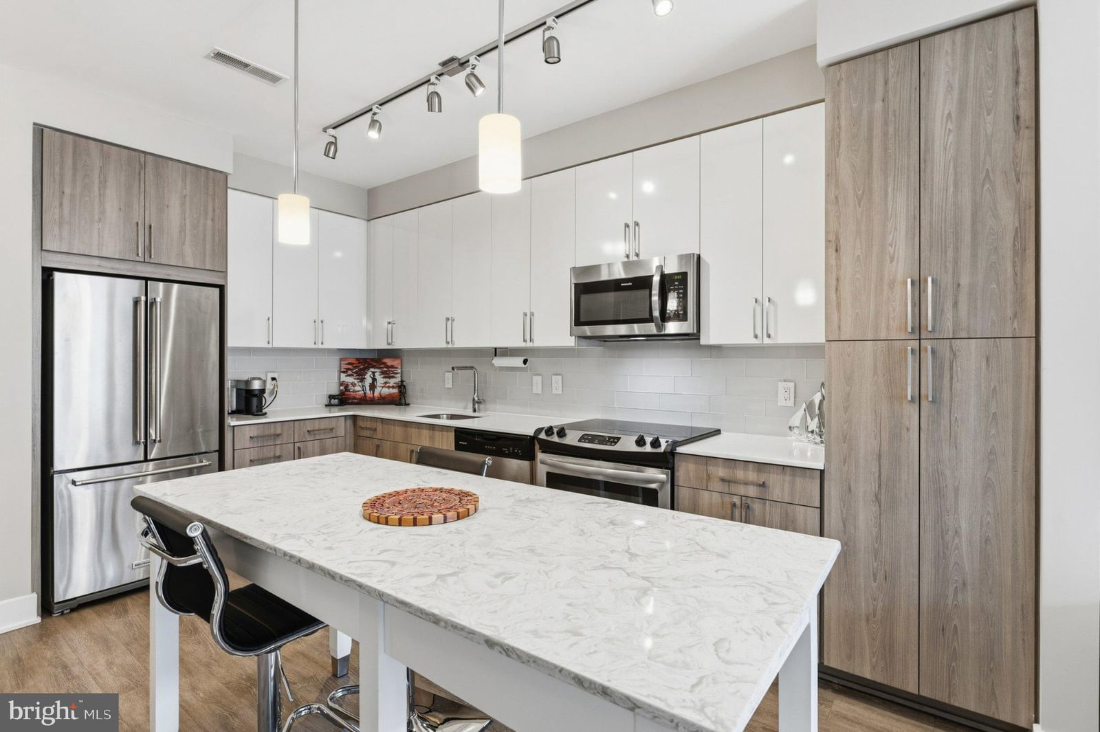 145 RIVERHAVEN DRIVE #454 photograph