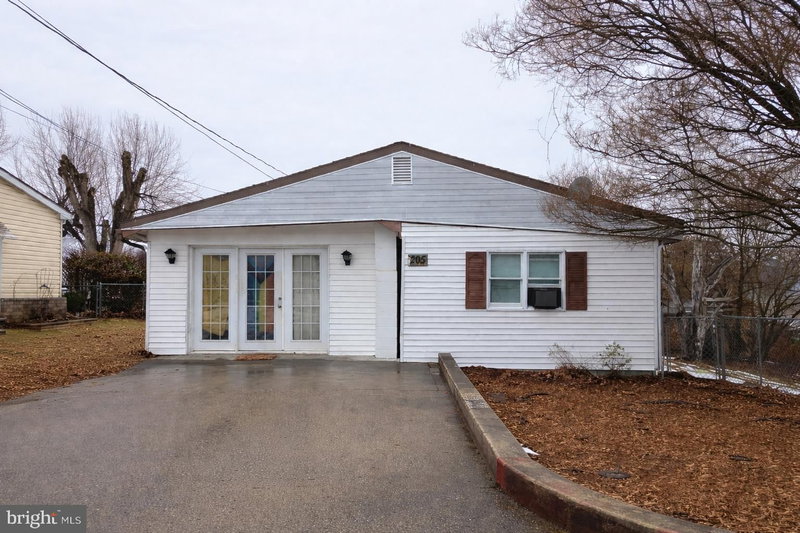 205 HIGH STREET W