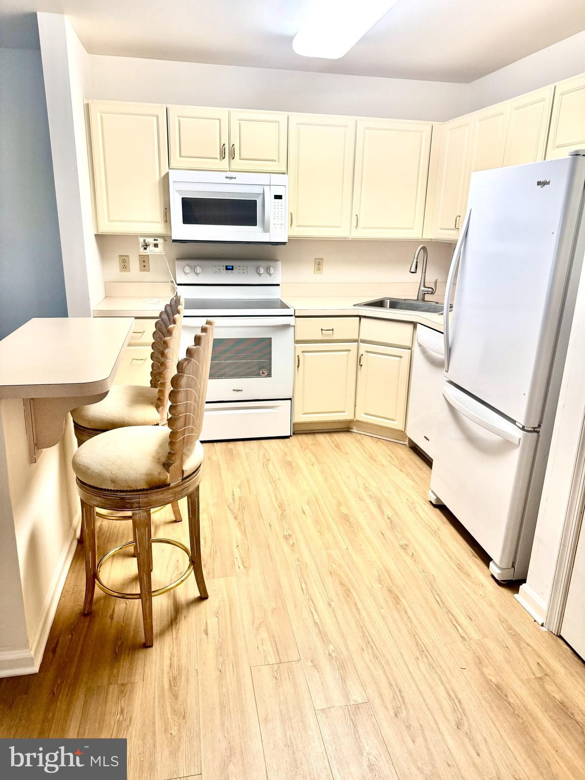 1103 S SCHUMAKER DRIVE #C-006 photograph