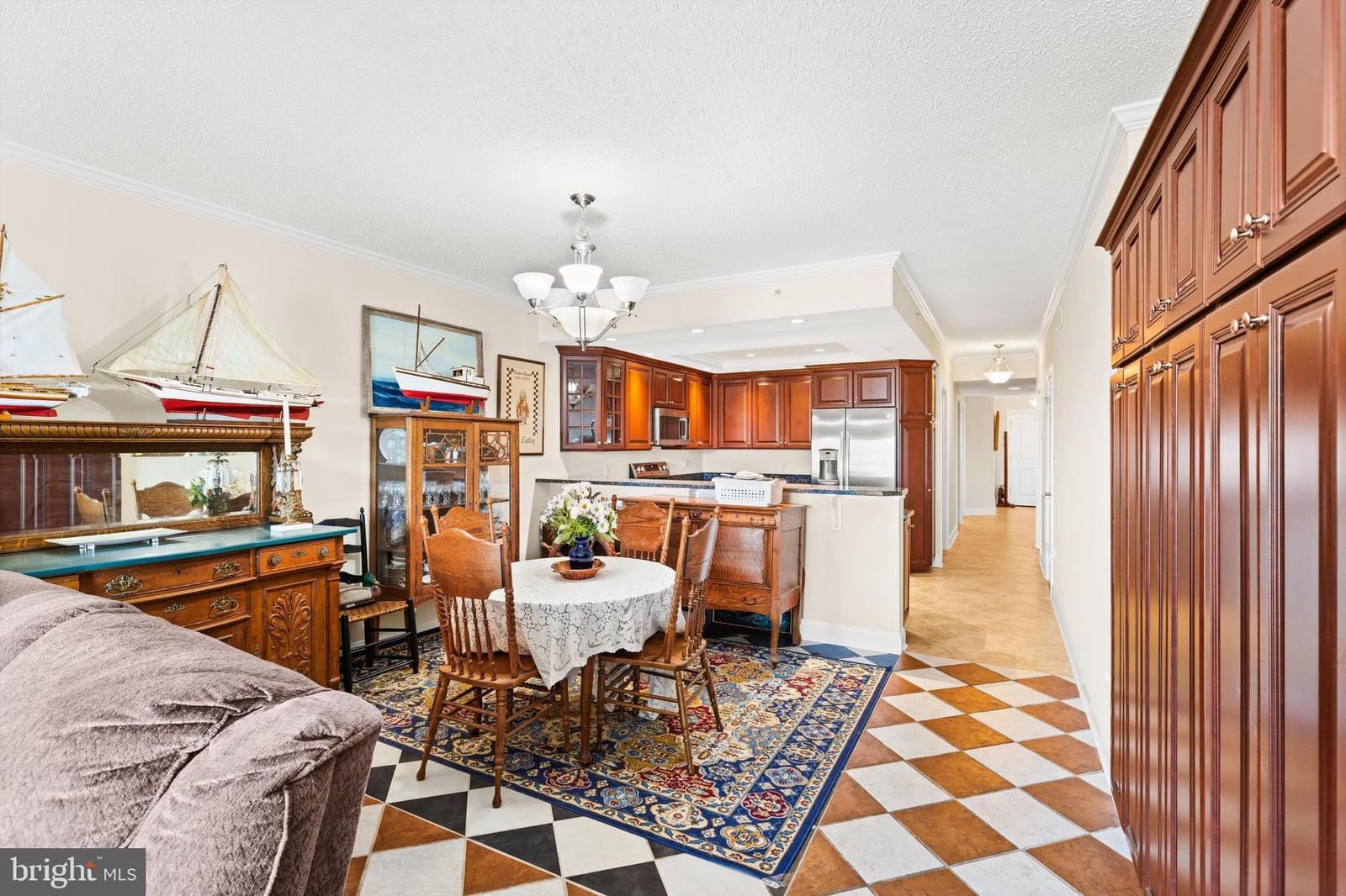 530 RIVERSIDE DRIVE #202 photograph