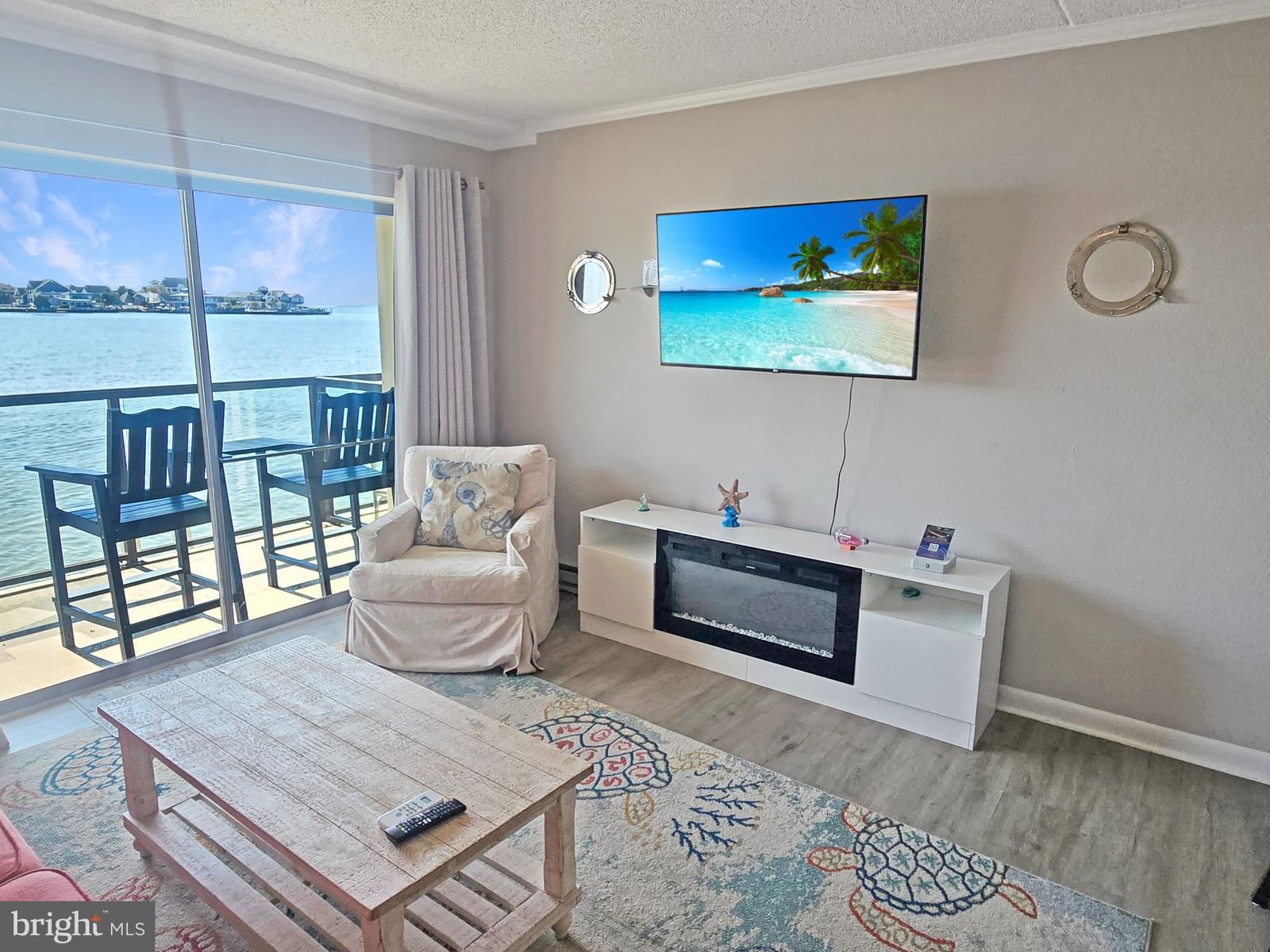 169 JAMESTOWN ROAD #104 photograph