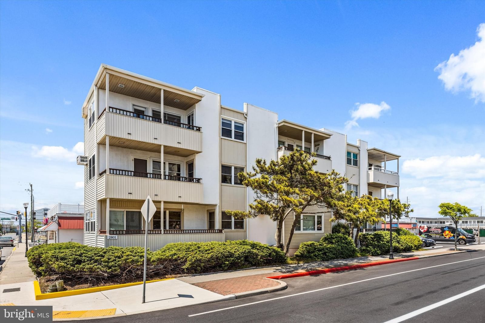 2801 N BALTIMORE AVENUE #309 HOLIDAY PLAZA photograph