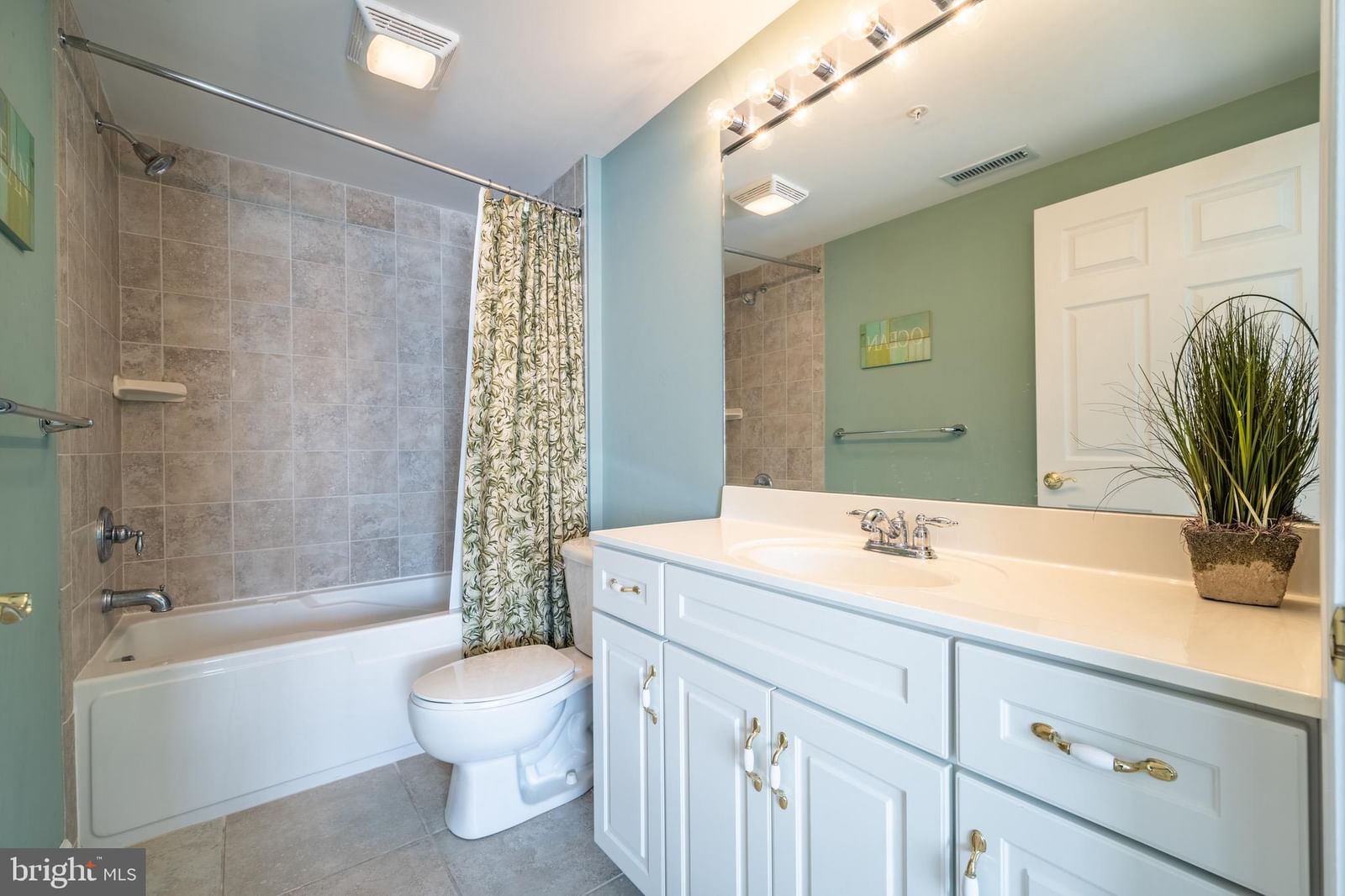111 76TH STREET #101 photograph