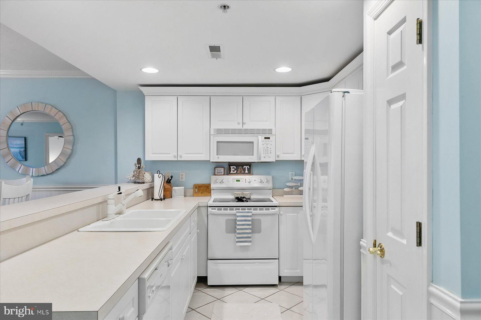 5405 COASTAL HIGHWAY #207 photograph