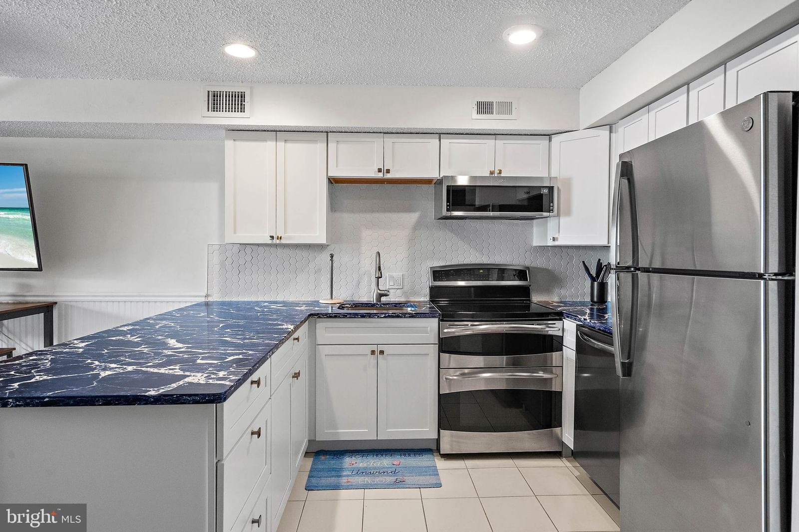 204 33RD STREET #20502 photograph