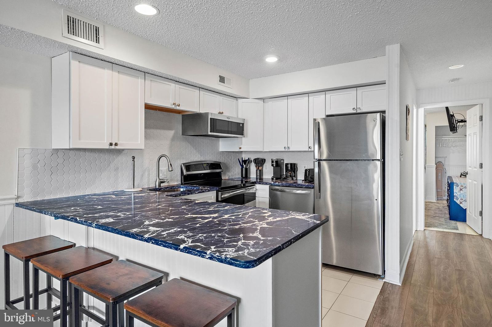 204 33RD STREET #20502 photograph