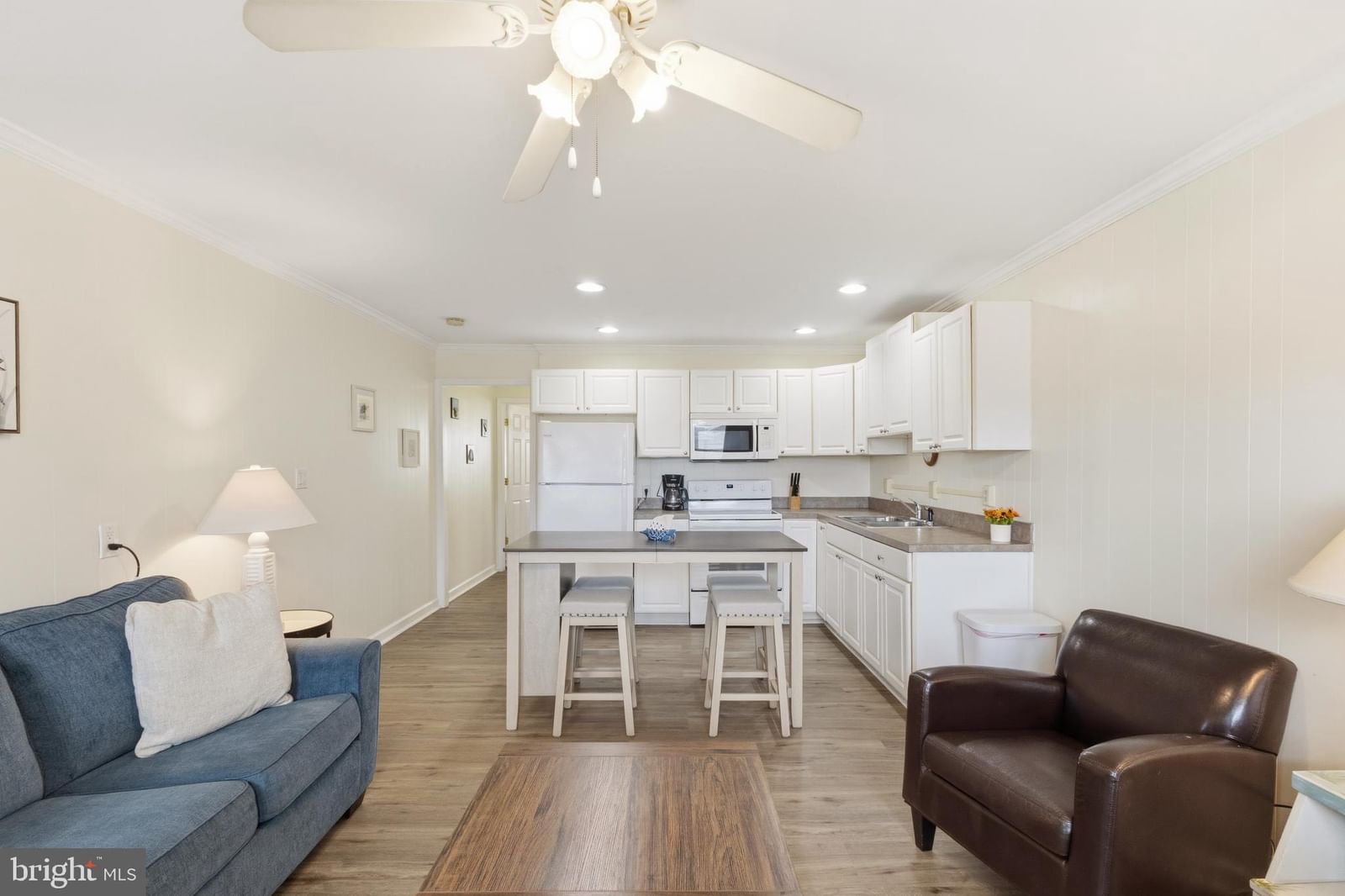 409 SAINT LOUIS AVENUE #60 photograph